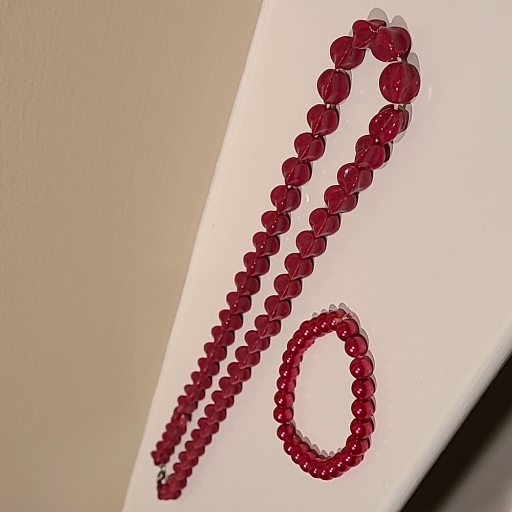 Vintage ruby beaded necklace and bracelet